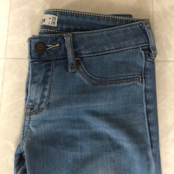 HOLLISTER BLUE JEANS - Picture 3 of 4